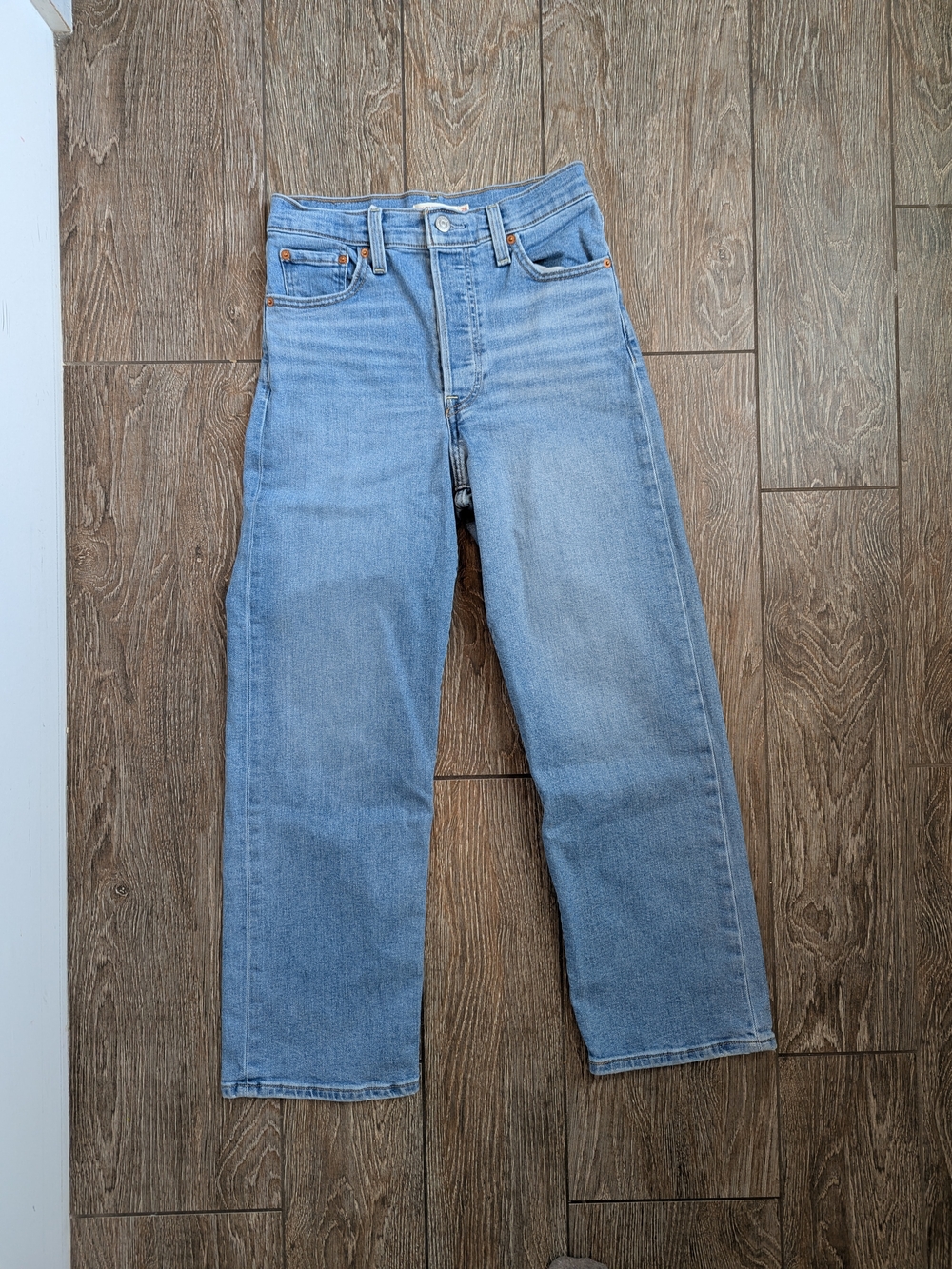 Levi's Ribcage Straight Ankle Size 26 Button Fly Light Wash Jeans